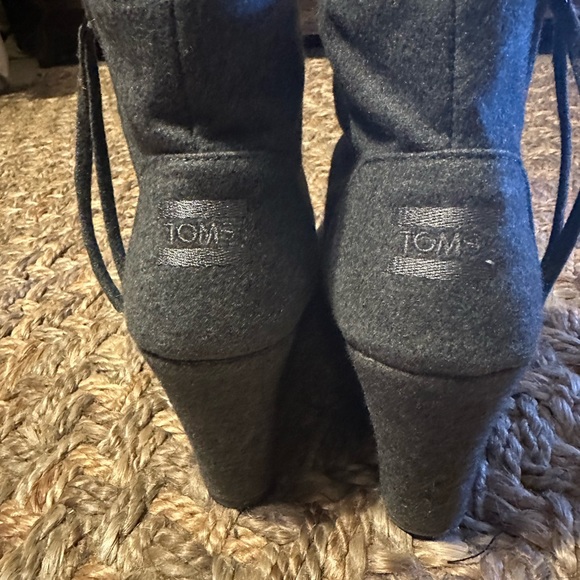 Gray wool Tom’s wedge booties size 10 - Picture 2 of 7
